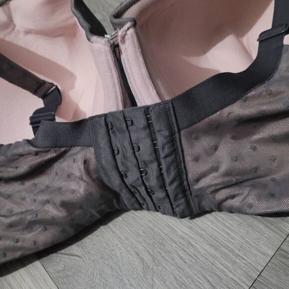 Cacique 44G grey polka dot mesh bra with pink lining underwired - Picture 6 of 10